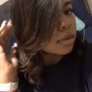 Meet your Posher, Mia